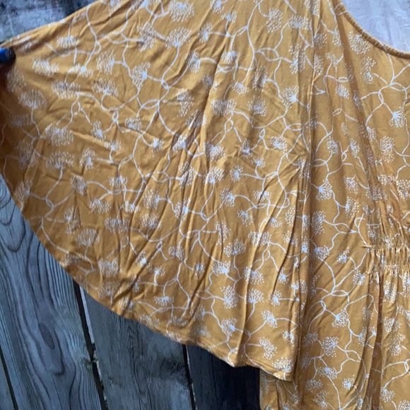 Mossimo butterfly top sz. M - Picture 2 of 2